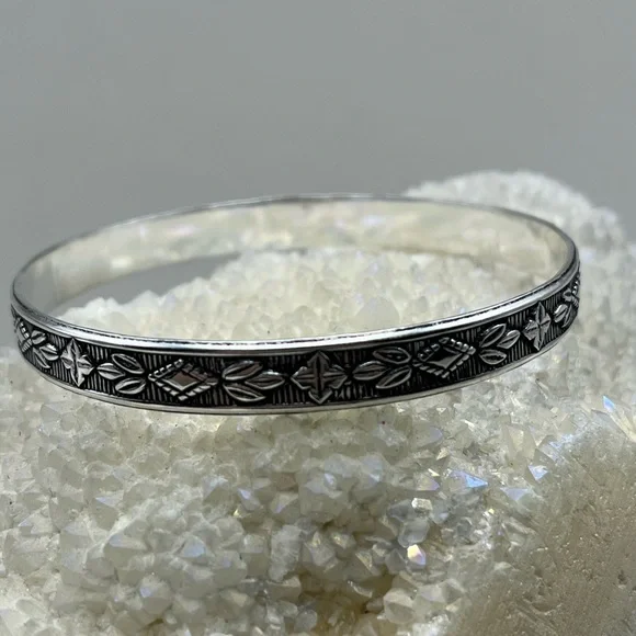 Elegant Sterling Silver Etched Bangle Bracelet-Luxury for Everyday Wear - Picture 1 of 3